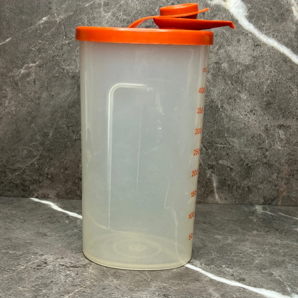 Vintage Tupperware Quick Shake 14oz 400ml Orange Flip Top Mixer 840-28 641-5